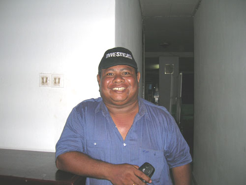 '엘스함 파푸아'의 사무국장인 인권변호사 알로이시우스