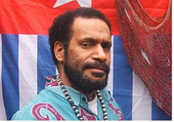 파푸아 부족지도자 베니 웬다. “저희가 원하는 것은 오직 여러분이 매일 누리는 ‘자유’입니다”<출처; www.freewestpapua.org>