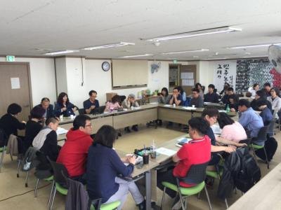 4.16 인권선언 2차 원탁회의가 5월 9일 열렸다. 앞으로 지역 풀뿌리 토론 등을 거쳐 더 너르고 깊게 인권선언을 함께 제정해나가는 과정을 가질 것이다. 4.16연대 홈페이지에 관련한 소식 및 자료를 올릴 예정이다.