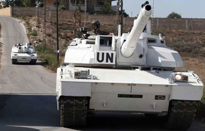 분쟁지역에 파견된 유엔 평화유지군의 모습. 과연 군대를 통해 평화와 인권을 지킬 수 있을까?