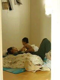 둘은 모자(母子)지간이 아니다.