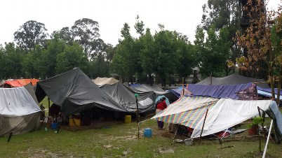 이재민들이 지내는 텐트촌.(사진 제공=이금연) (출처: 가톨릭뉴스 지금 여기)
